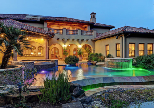 Uncover Luxury Villas with Movie Theaters in Central Texas